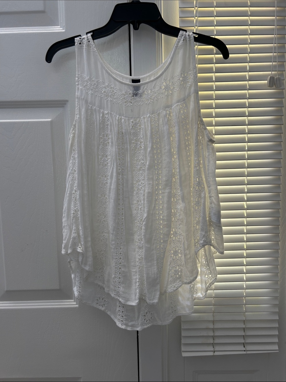 GAP White Embroidered Eyelet Tank Top